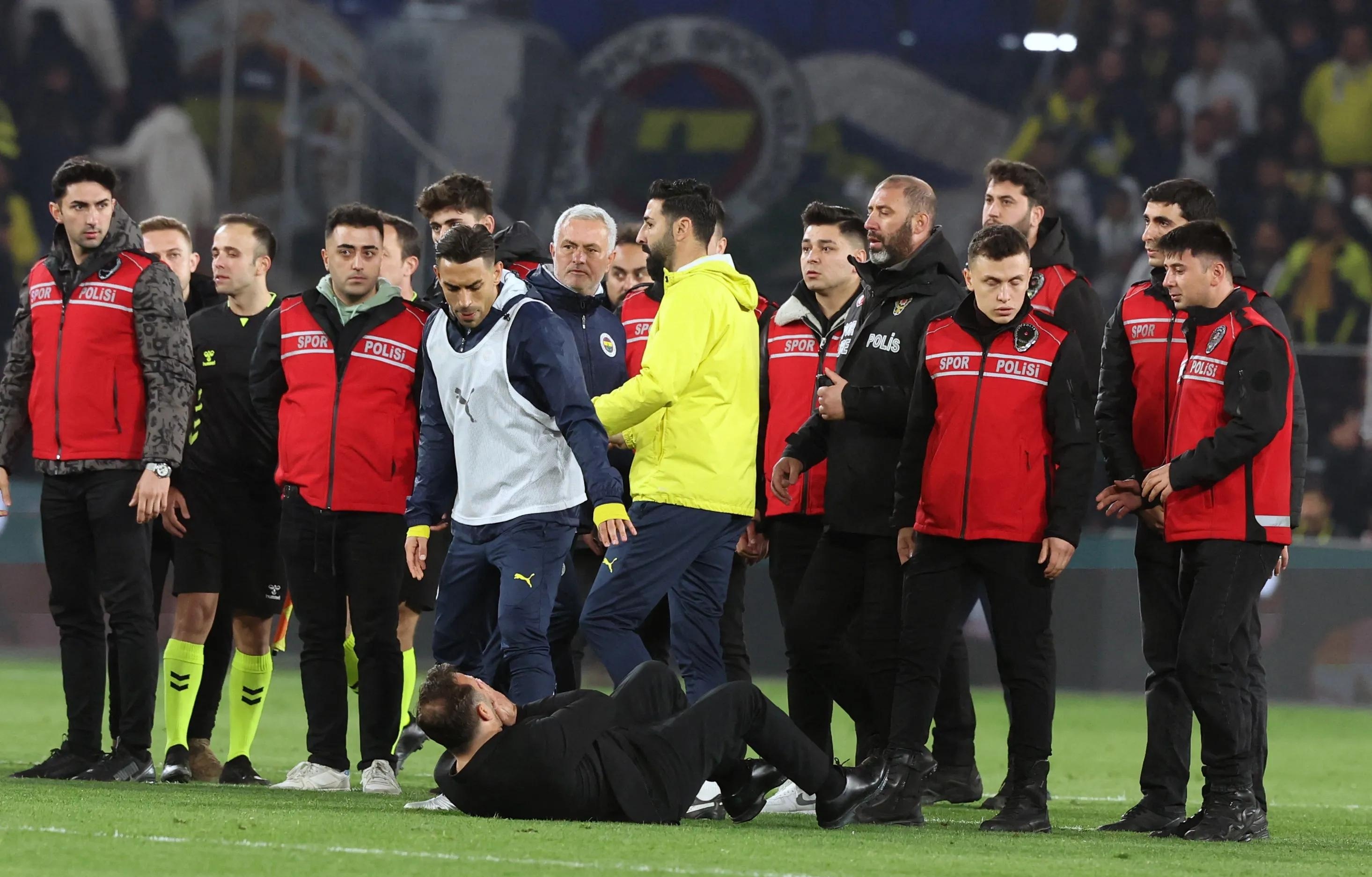 穆雷在加拿大队比赛中持续失利，战术调整引发热议！上演精彩一战(掘金穆雷为什么叫口曼巴)