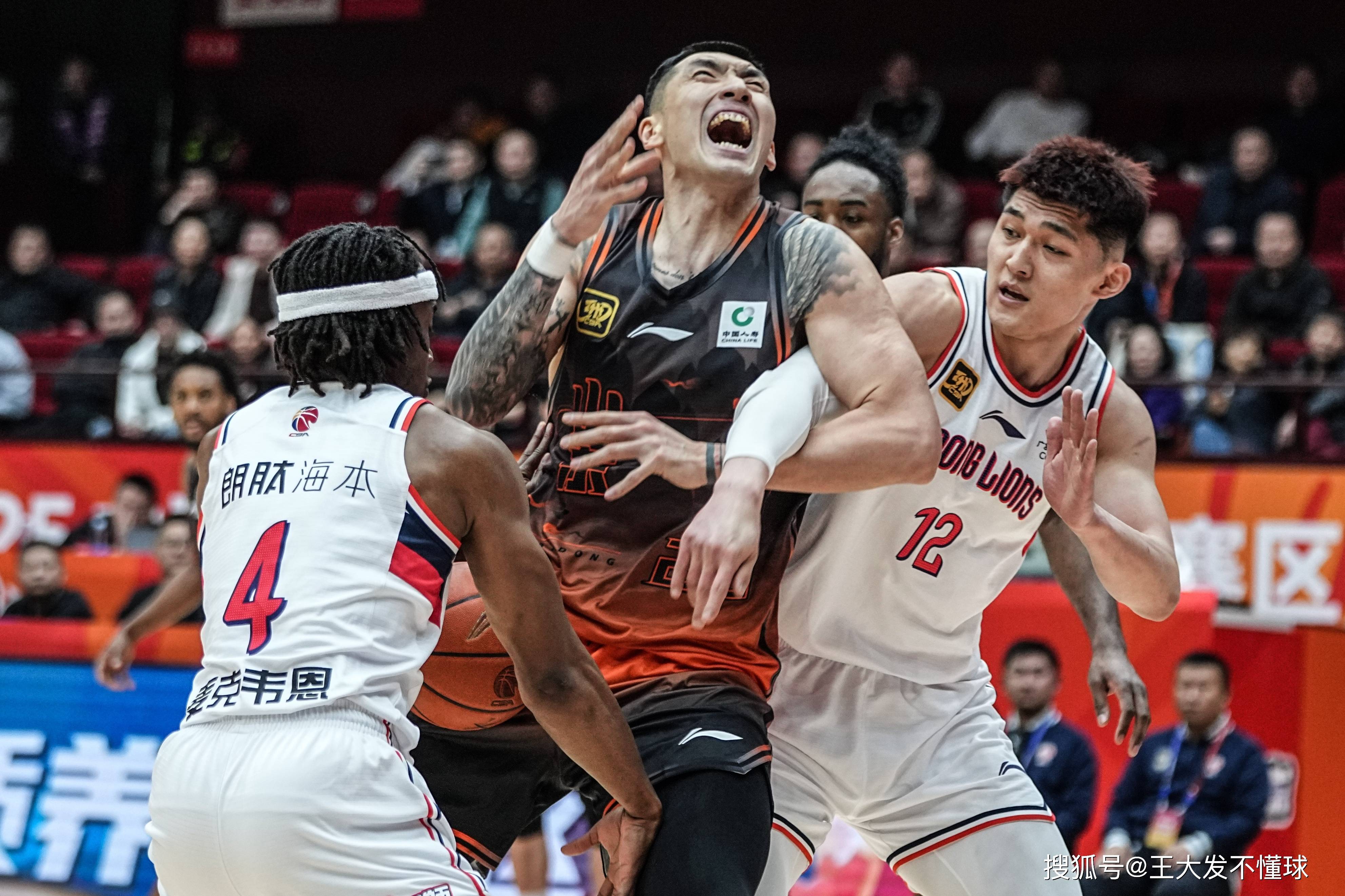 包含意甲国际比赛日再迎强敌，山东男篮外线爆发，主帅态度：悬念犹存，赛季目标并未改变的词条